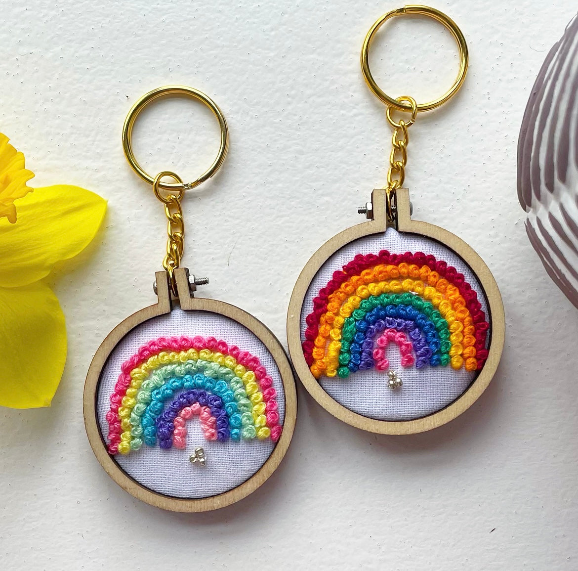 Rainbow knots keyring