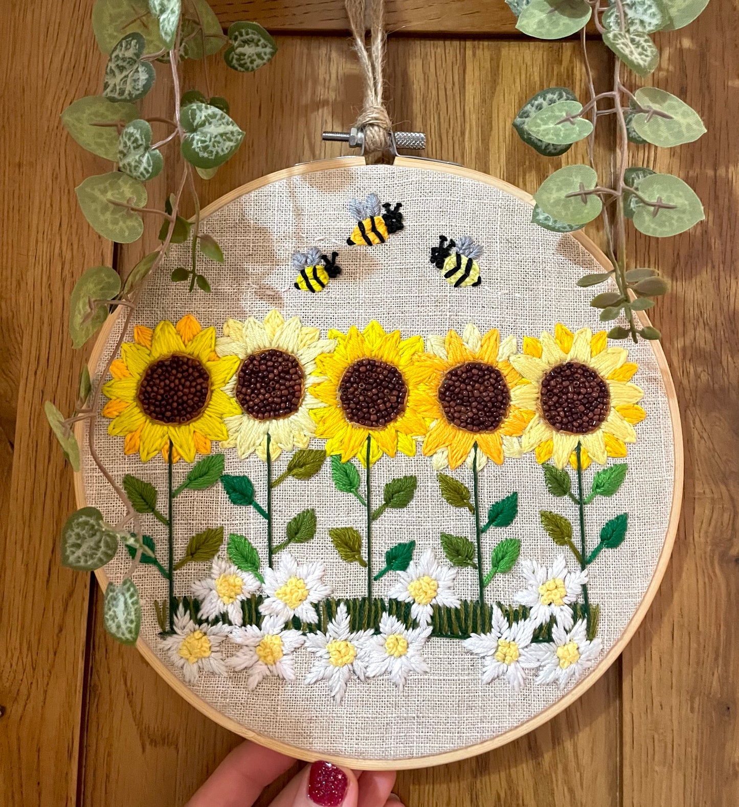 Sunflower & bee field hoop - 20cm