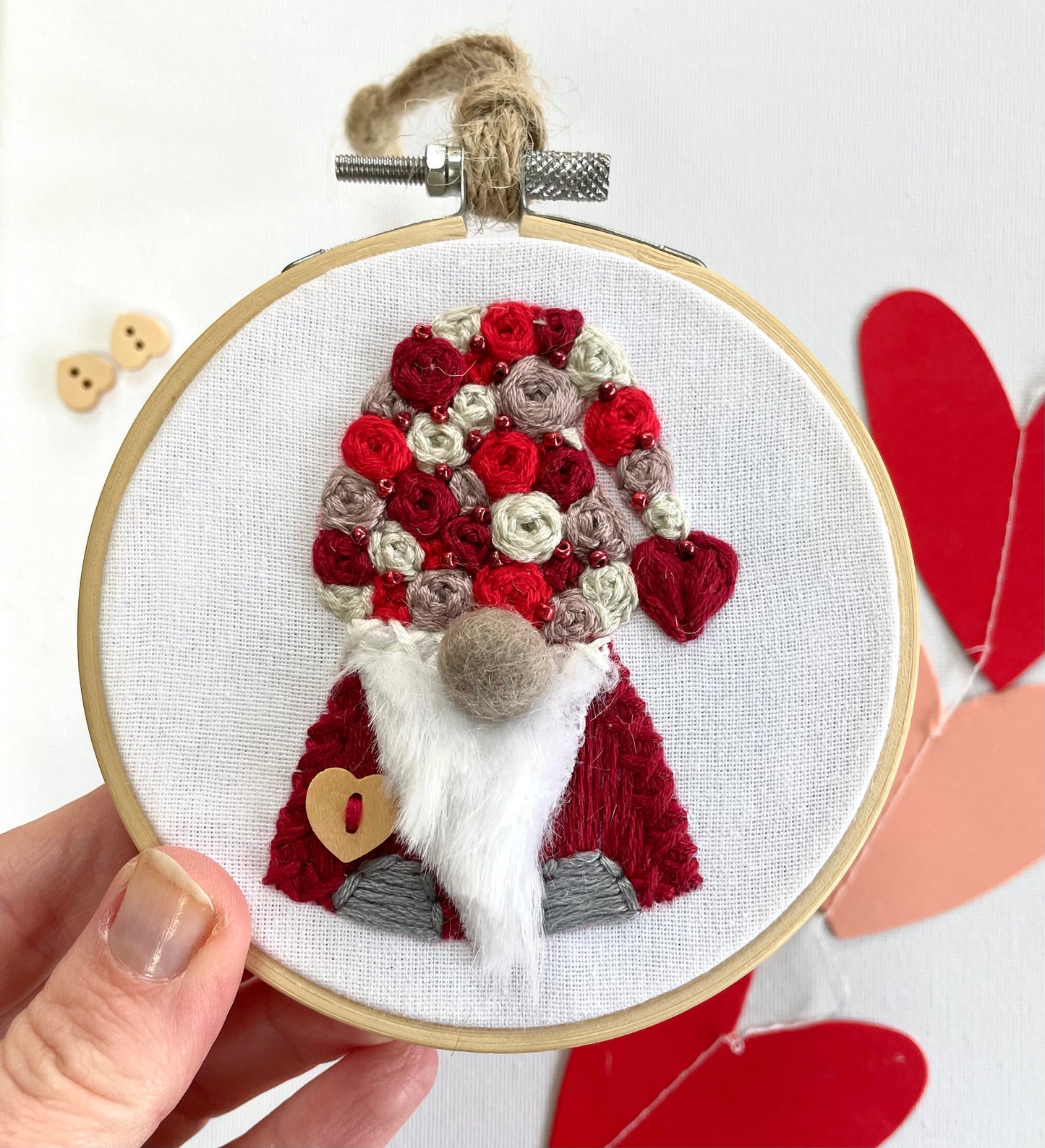 Valentines love gnome hoop (red) - 10cm