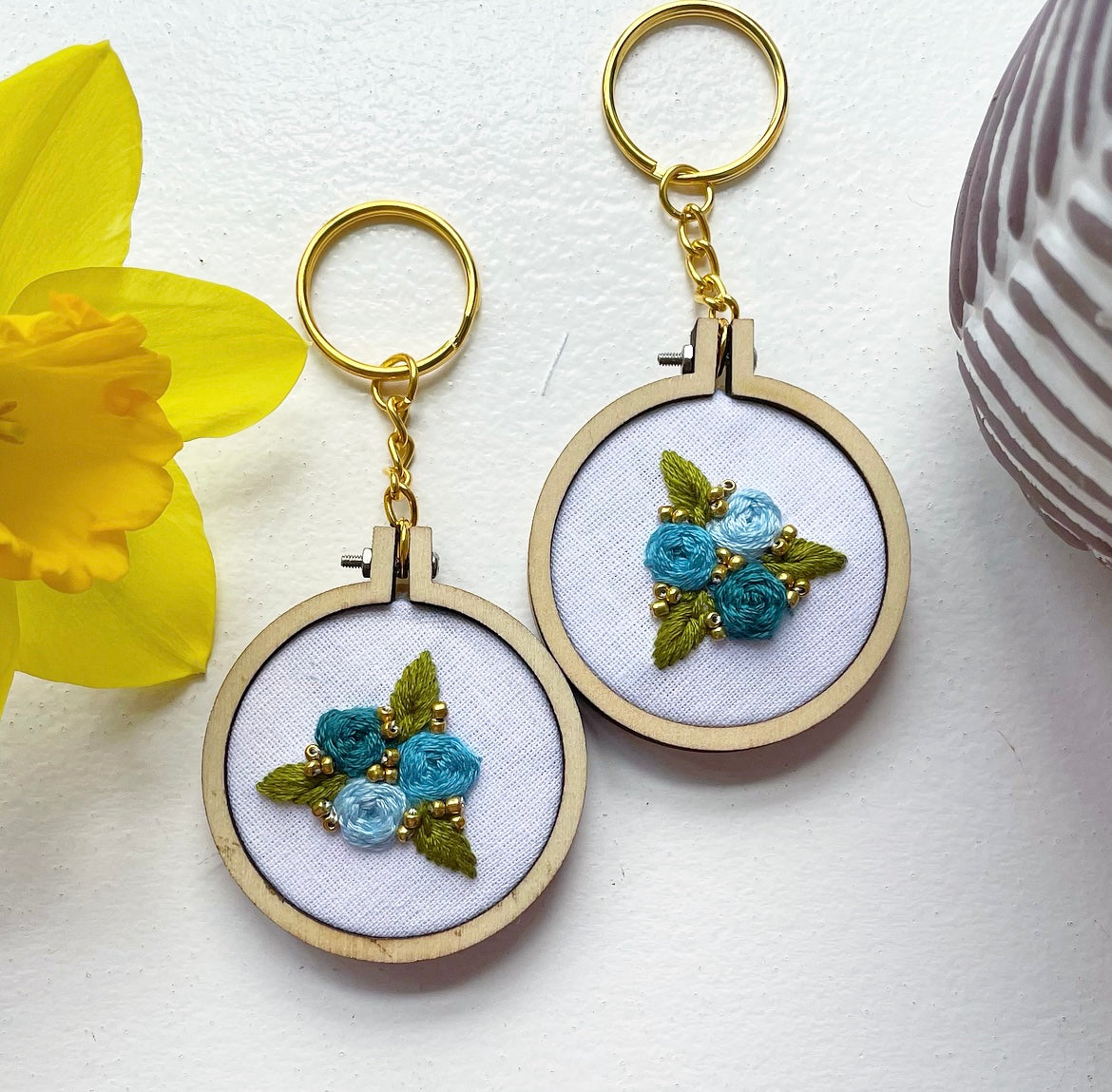 Rose keyring (blue & teal)