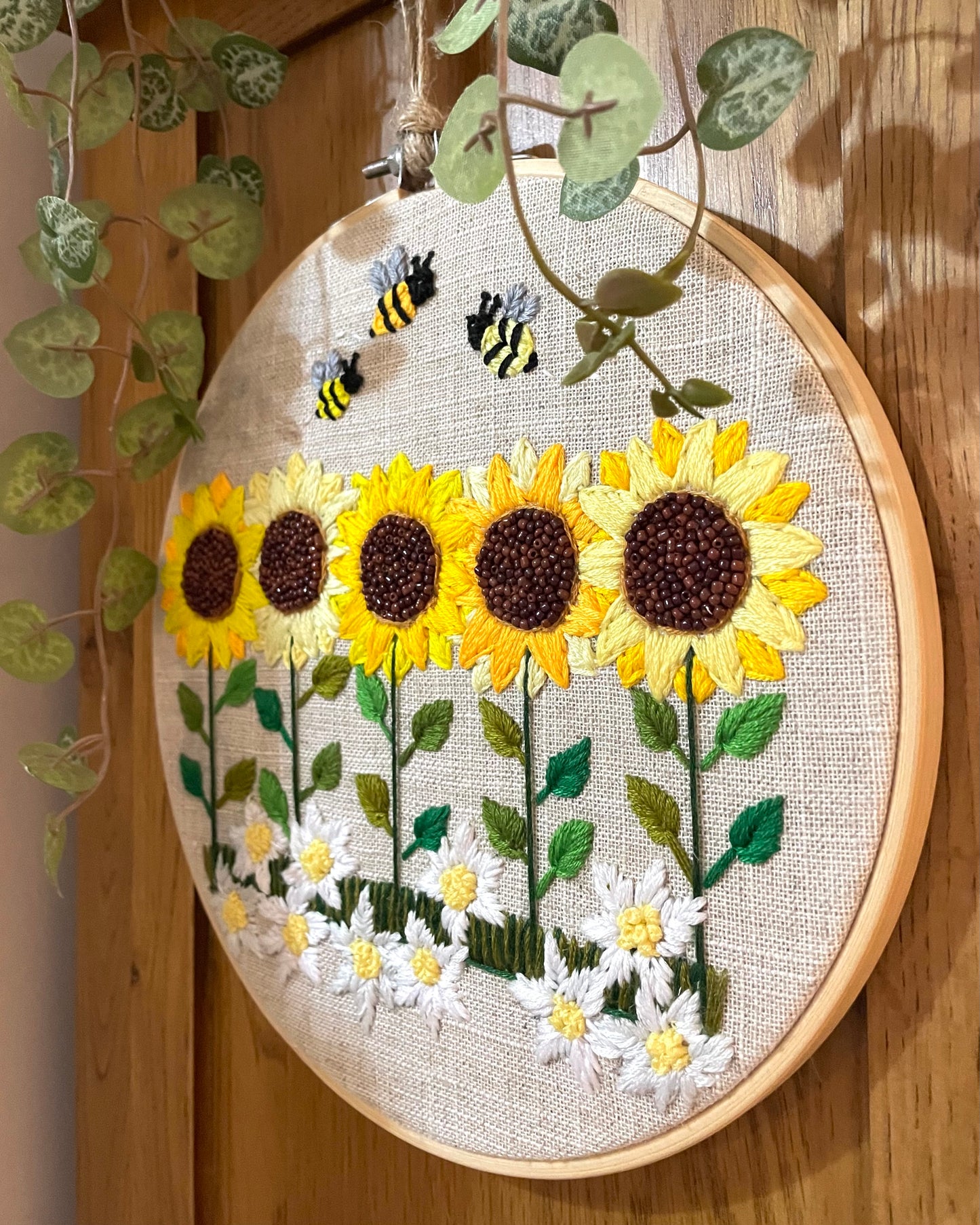 Sunflower & bee field hoop - 20cm