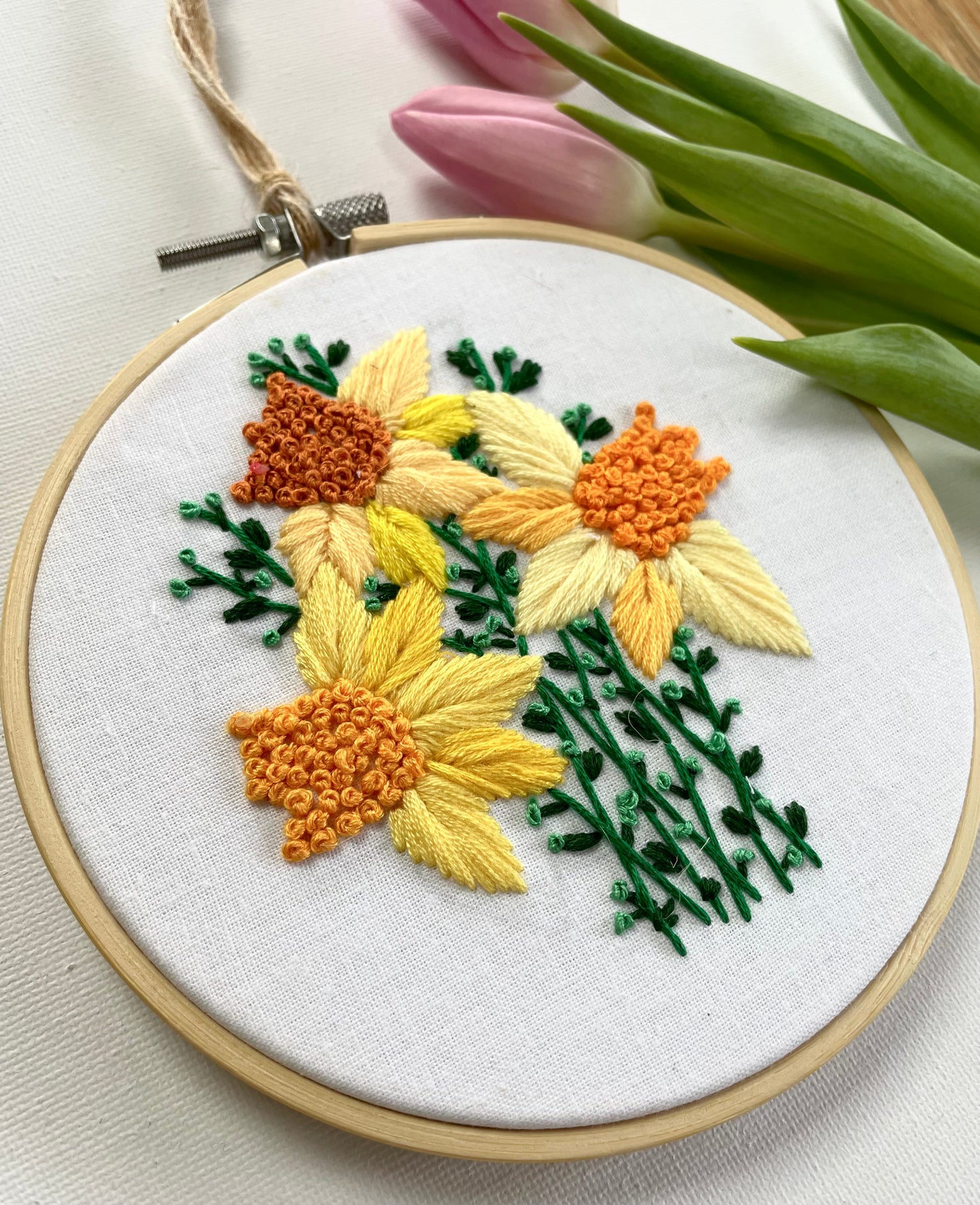 Daffodil cluster hoop - 14cm